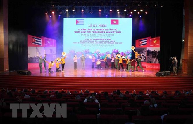 Chương trình nghệ thuật chào mừng tại lễ kỷ niệm. (Ảnh: Thanh Tùng/TTXVN)