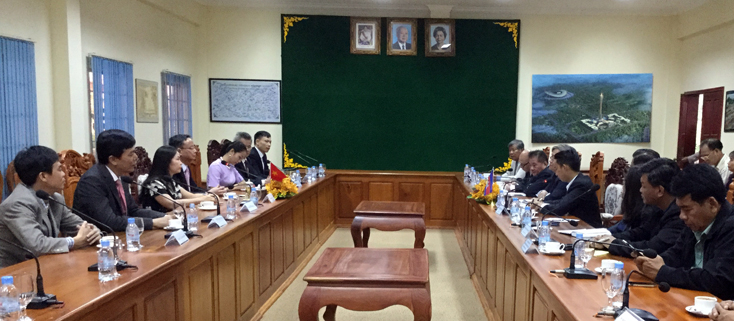 Đoàn công tác làm việc với Bộ Thông tin Vương quốc Campuchia.