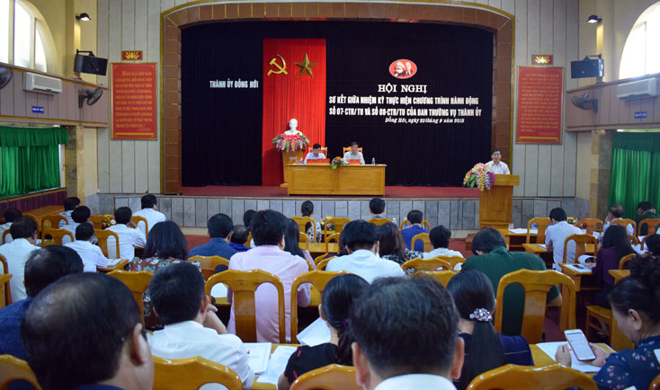 Hội nghị sơ kết giữa nhiệm kỳ thực hiện các Chương trình hành động của Ban Thường vụ Thành ủy giai đoạn 2016-2020 về phát triển phát triển kết cấu hạ tầng theo hướng đồng bộ, hiện đại và về phát triển nguồn nhân lực và đổi mới công tác cán bộ.
