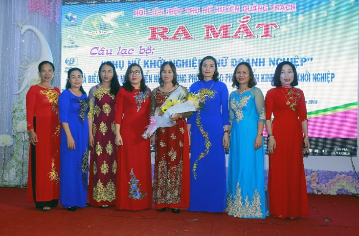 Ban chủ nhiệm Câu lạc bộ “Phụ nữ khởi nghiệp-nữ doanh nghiệp” ra mắt.