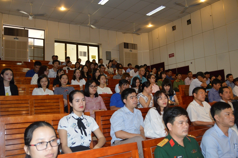 Đông đảo những người làm báo nói, báo hình trên địa bàn tỉnh đến tham dự liên hoan.