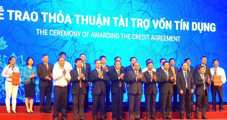 Lễ trao thỏa thuận tài trợ vốn tín dụng tại hội nghị xúc tiến đầu tư của tỉnh diễn ra vào tháng 8 năm 2018.