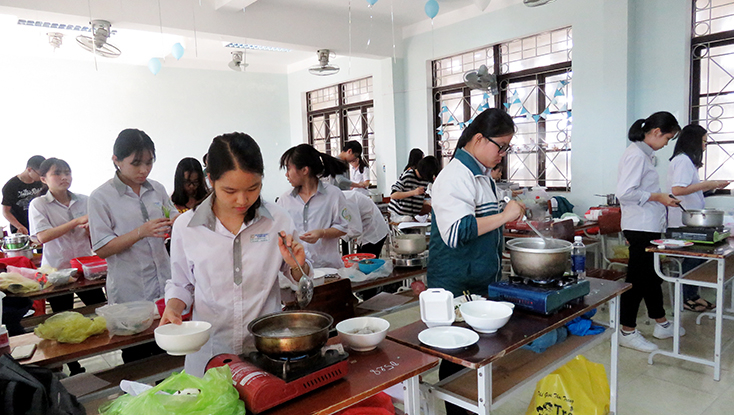 Công tác hướng nghiệp dạy nghề, phân luồng đào tạo ở nhiều trường học vẫn còn mang tính hình thức, chất lượng chưa cao.     