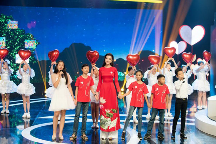 Đỗ Mỹ Linh là đại sứ chương trình Trái tim cho em. (Ảnh: Thiên Hùng)