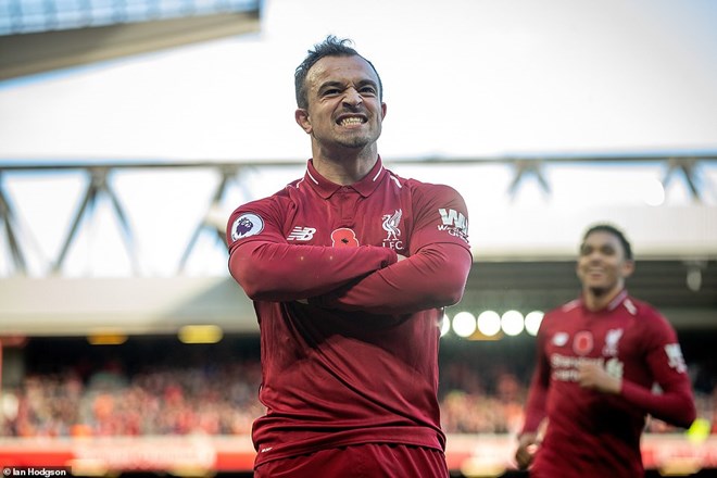 Xherdan Shaqiri ấn định chiến thắng cho Liverpool trước Fulham.