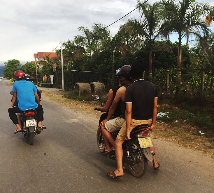 Tình trạng người dân vi phạm pháp luật ATGT vẫn diễn ra, nhất là ở khu vực nông thôn.