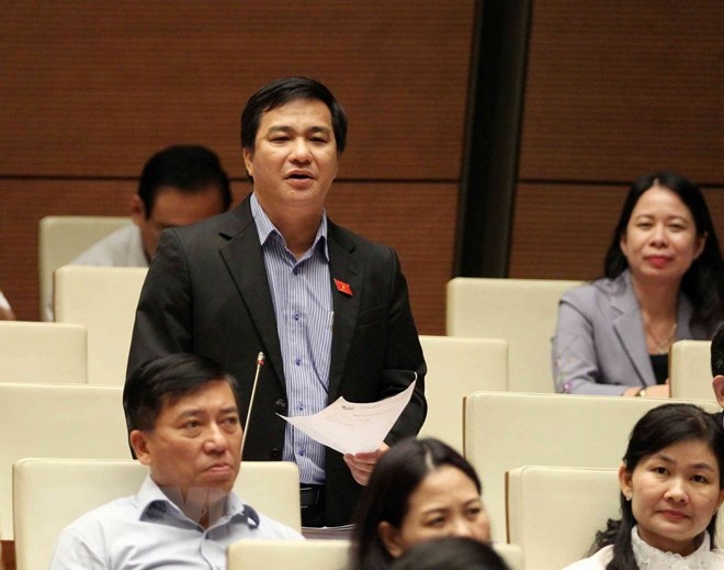 Đại biểu Quốc hội tỉnh Bà Rịa-Vũng Tàu Dương Minh Tuấn phát biểu ý kiến. (Ảnh: Văn Điệp/TTXVN)