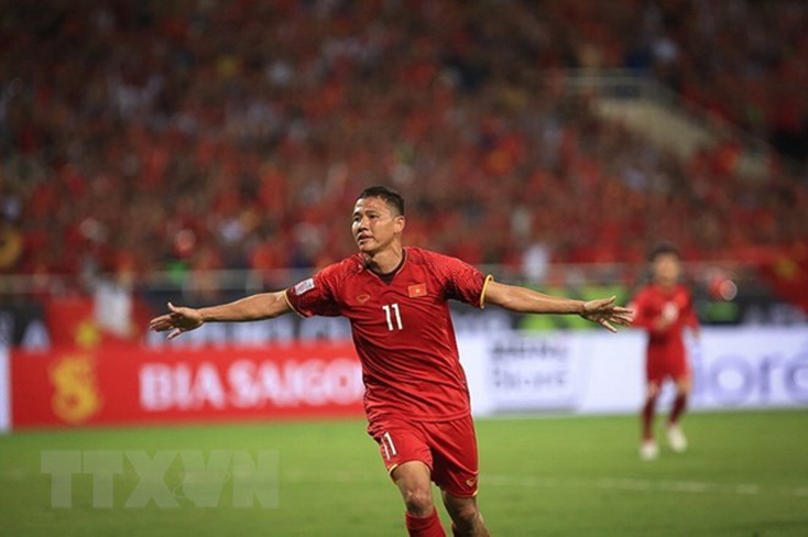  Tiền đạo Anh Đức nâng tỷ số lên 2-0. (Ảnh: Trọng Đạt/TTXVN)