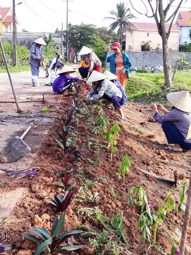   Các tổ chức thành viên Khối Mặt trận TP. Đồng Hới triển khai trồng đường hoa, điểm hoa trong khu dân cư