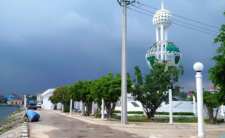 Nhờ hoạt động của doanh nghiệp thu gom rác Văn Cảnh, diện mạo làng Lý Hòa thay đổi, luôn xanh, sạch, đẹp. 