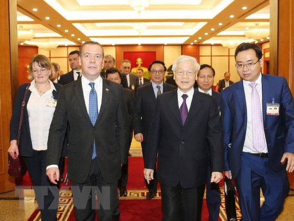 Tổng Bí thư, Chủ tịch nước Nguyễn Phú Trọng tiếp Thủ tướng Liên bang Nga Dmitry Anatolyevich Medvedev. (Ảnh: Trí Dũng/TTXVN)