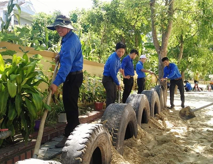 Đoàn viên ưu tú được kết nạp vào hàng ngũ của Đảng đều là những thanh niên năng nổ, nhiệt huyết với phong trào tình nguyện.