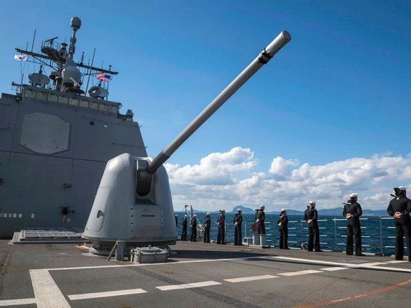 Tàu tuần dương trang bị tên lửa dẫn đường USS Chancellorsville. (Nguồn: stripes.com)