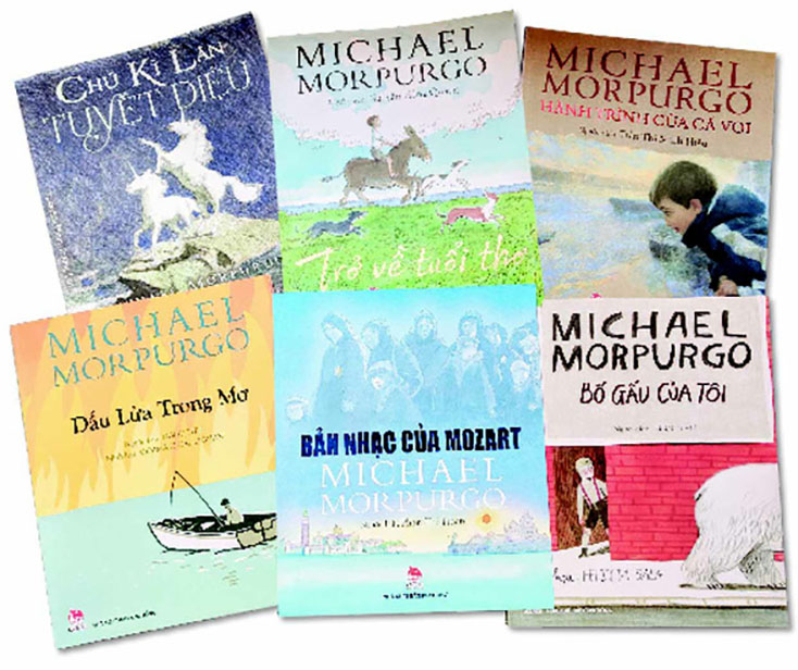  Các tác phẩm của nhà văn, nhà thơ Michael Morpurgo - Ảnh: MINNH PHÚC