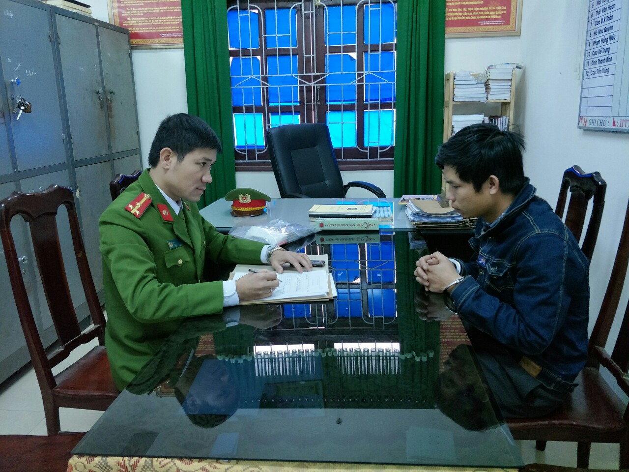 Đối tượng Hoàng Minh Tâm tại cơ quan điều tra, Công an huyện Minh Hóa.
