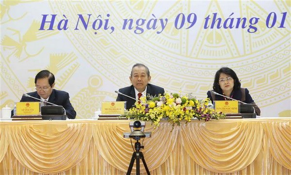 Phó Thủ tướng Thường trực Chính phủ Trương Hòa Bình và Phó Chủ tịch nước Đặng Thị Ngọc Thịnh, Phó Chủ tịch thứ Nhất Hội đồng Thi đua-Khen thưởng Trung ương chủ trì Hội nghị. (Ảnh: Doãn Tấn/TTXVN)