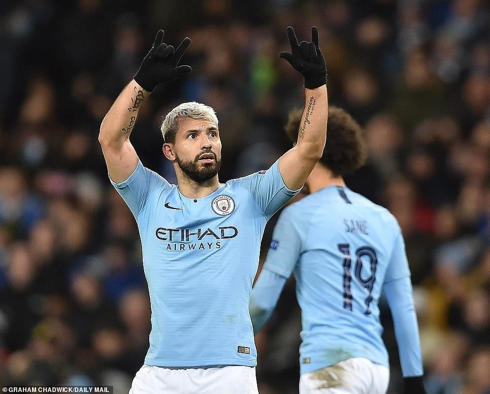 Aguero cùng Man City hủy diệt Schalke 04.