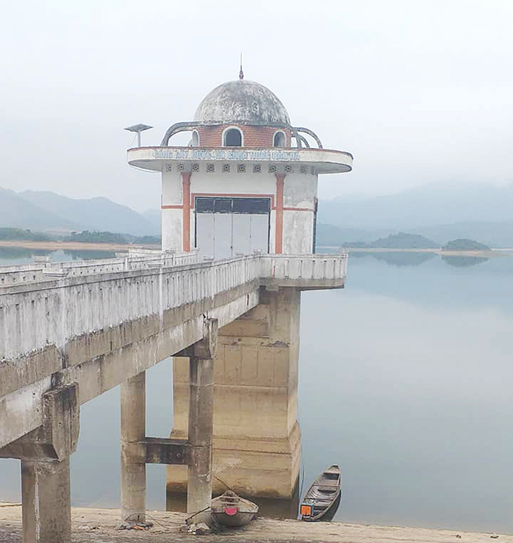UBND tỉnh không công nhận nội dung khiếu nại của 10 hộ dân trú tại thôn Phú Ninh, xã Duy Ninh (Quảng Ninh) về việc UBND huyện Quảng Ninh không bồi thường GPMB khi thu hồi đất để xây dựng hồ chứa nước Rào Đá.