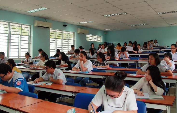 Thí sinh chuẩn bị thi đánh giá năng lực tại điểm thi Đại học Bách khoa, Đại học học Quốc gia Thành phố Hồ Chí Minh (Quận 10). (Ảnh: Thu Hoài/TTXVN)