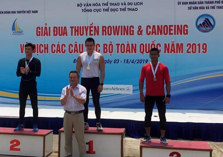 VĐV Dương Anh Đức giành HCV cự ly 500m (canoeing).