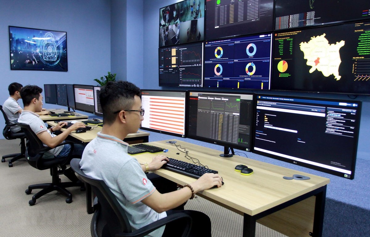   Quang cảnh Trung tâm điều hành an ninh mạng SOC tỉnh Thái Bình. (Ảnh: Thế Duyệt/TTXVN)
