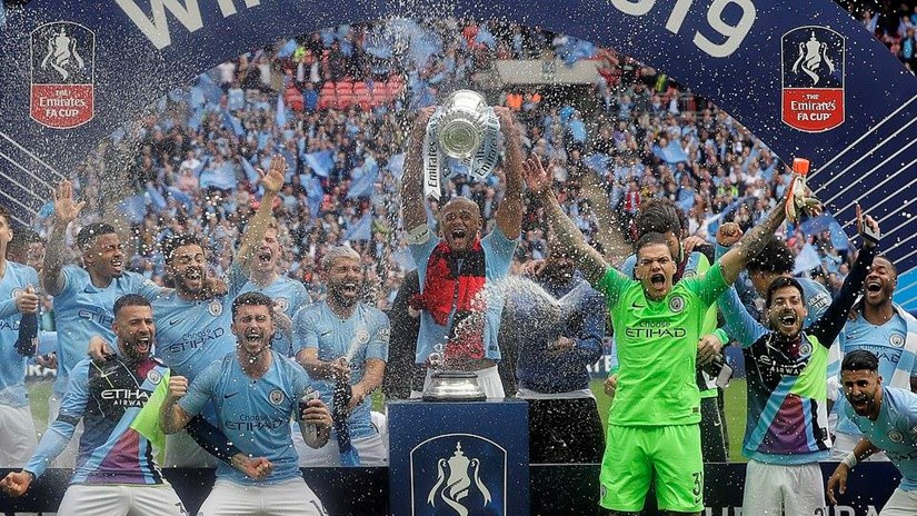  Man City lập nên kỳ tích chưa từng có ở Anh sau khi giành FA Cup mùa này. (Nguồn: Daily Mail)