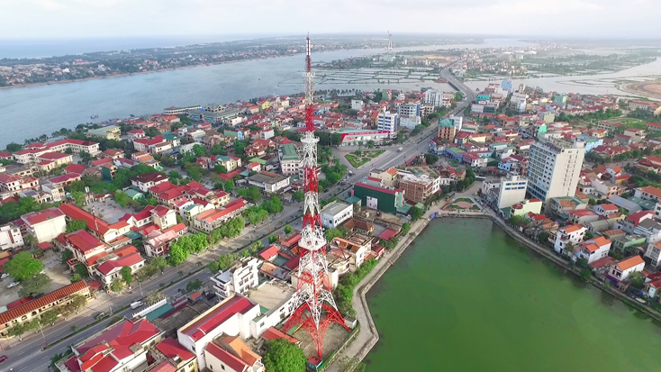 Đài PT-TH Quảng Bình đã phối hợp với Trung tâm truyền dẫn phát sóng Đài Truyền hình Việt Nam triển khai lắp đặt máy phát sóng truyền hình số mặt đất phục vụ nhu cầu nhân dân trong tỉnh.
