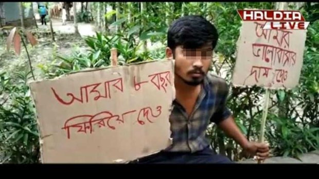 Ananta Burman tuyệt thực trước nhà bạn gái. (Ảnh: Oddity Central)