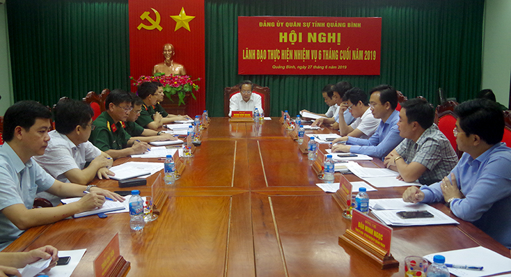 Đồng chí Bí thư Tỉnh ủy, Bí thư Đảng ủy Quân sự tỉnh Hoàng Đăng Quang chủ trì hội nghị.