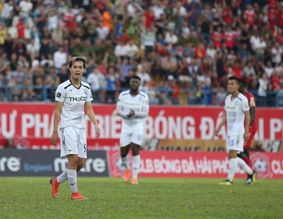  Văn Toàn và Hoàng Anh Gia Lai bại trận trên sân nhà. (Nguồn: haglfc)
