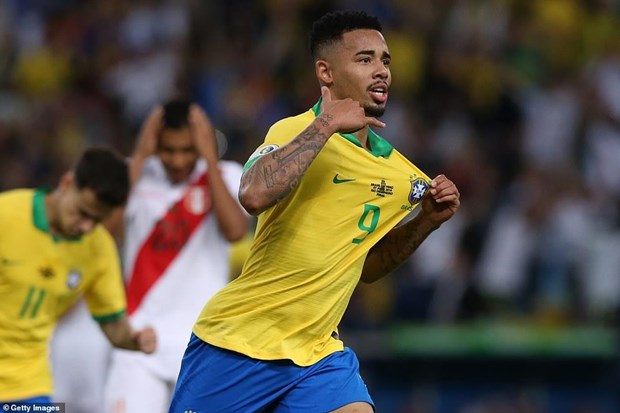 Danh bai Peru, Brazil lan thu 9 dang quang Copa America hinh anh 3Jesus nâng tỷ số lên 2-1 cho Brazil.