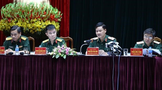 Bo Quoc phong dang lam cac thu tuc xu ly ky luat ong Nguyen Van Hien hinh anh 2Thiếu tướng Nguyễn Văn Đức, Cục trưởng Cục Tuyên huấn - Tổng cục Chính trị QĐND Việt Nam trả lời câu hỏi của phóng viên từ các cơ quan báo chí. (Ảnh: Dương Giang/TTXVN)
