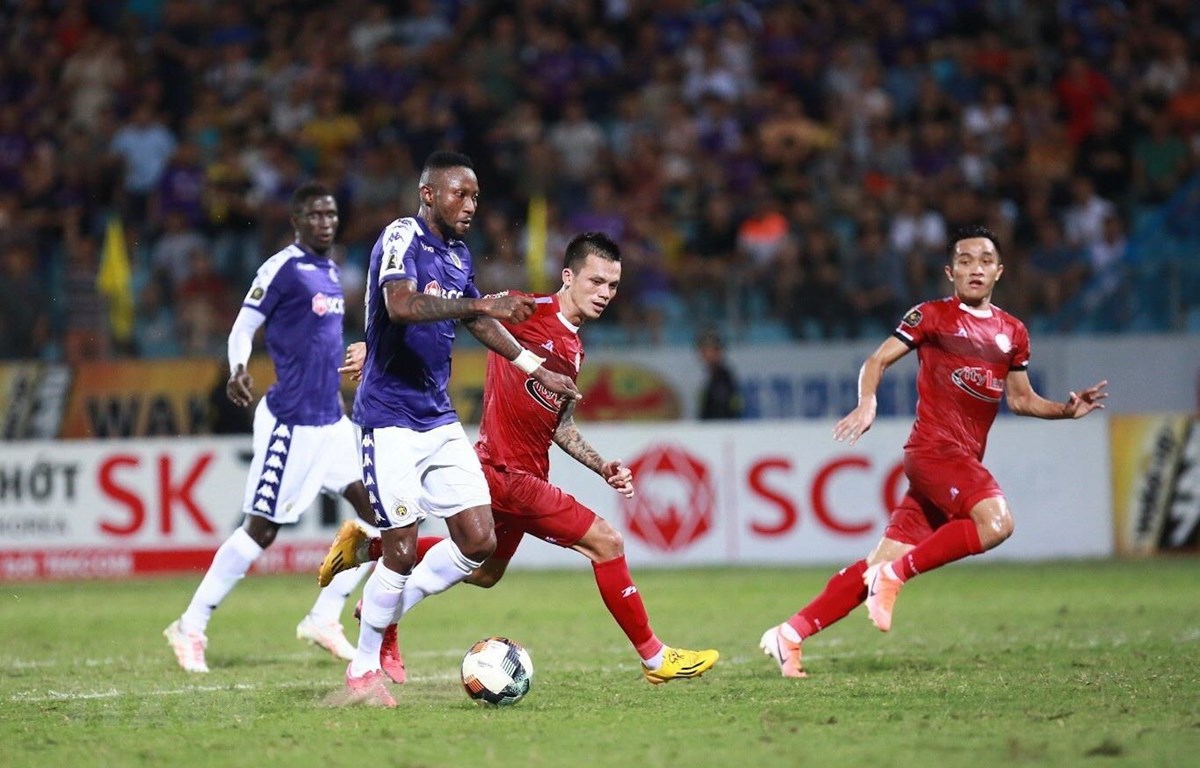 Hà Nội FC và TP.HCM quyết đấu vì ngôi đầu. (Ảnh: Trọng Đạt/TTXVN)