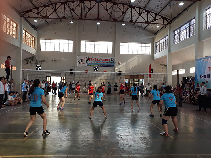 Các đội bóng chuyền tranh tài ở trận chung kết