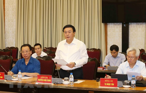 Ông Nguyễn Xuân Thắng, Bí thư Trung ương Đảng, Chủ tịch Hội đồng Lý luận Trung ương, Giám đốc Học viện Chính trị quốc gia Hồ Chí Minh, Thường trực Tiểu ban Văn kiện chủ trì tọa đàm. (Ảnh: Phương Hoa/TTXVN)