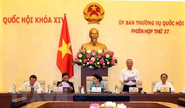 Phien hop 37 UBTVQH khoa XIV: Giam nhieu loai toi pham nghiem trong hinh anh 2Phó Chủ tịch Quốc hội Uông Chu Lưu điều hành phiên họp. (Ảnh: Trọng Đức/TTXVN)
