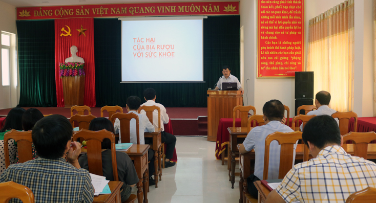 Các báo cáo viên tham dự hội nghị.