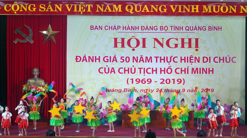 Chương trinh văn nghệ chào mừng hội nghị
