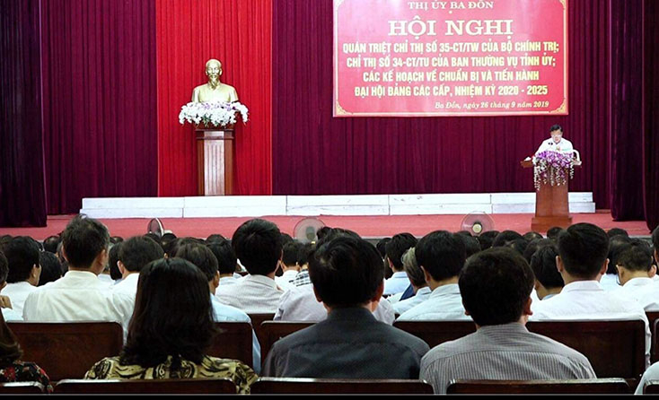 Các đại biểu tham gia hội nghị quán triệt Chỉ thị số 35-CT/TW của Bộ Chính trị.