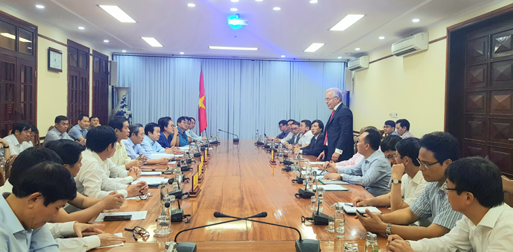 Ông Erik Ritter, Giám đốc Công ty Quản lý kinh doanh bất động sản Fortishome phát biểu tại buổi làm việc.
