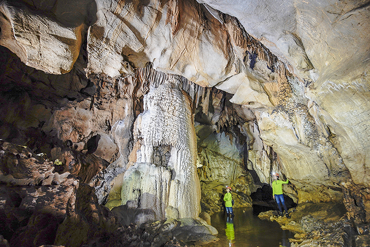 Tour “Khám phá thiên nhiên và tìm hiểu văn hóa cộng đồng của đồng bào Bru Vân Kiều” sẽ giảm 15% giá vé cho người Quảng Bình.  