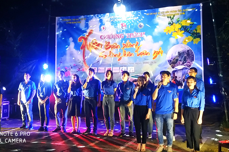 Chương trình giao lưu văn nghệ...