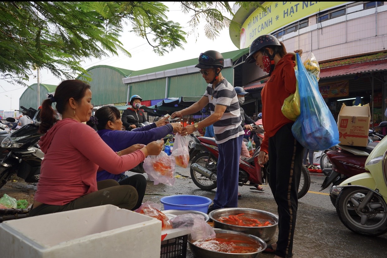 Mặt hàng được quan tâm nhiều nhất là các loại cá chép vàng, cá chép đỏ