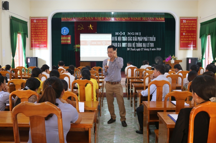Nhờ đẩy mạnh công tác tuyên truyền, vận động và phát huy vai trò của các đại lý thu ở cơ sở mà số lượng người tham gia BHXH tự nguyện ngày càng tăng.