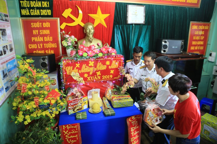Đón Tết ở nhà giàn DK1.