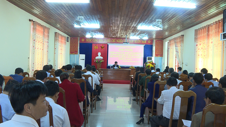 Các đại biểu đang dự hội nghị triển khai các biện pháp cấp bách về phòng, chống dịch viêm đường hô hấp cấp do chủng mới của Virus Corona tại huyện Lệ Thủy