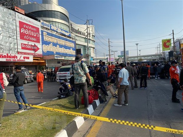 Quang cảnh hiện trường Trung tâm thương mại Terminal 21 ở thành phố Korat sáng 9-2. (Ảnh: Hữu Kiên/TTXVN)