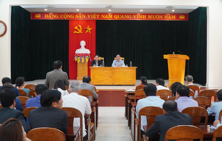 Tại buổi trực báo lãnh đạo Sở GD-ĐT và các đơn vị cùng trao đổi bàn giải pháp phòng chống dịch Covid-19 hiệu quả trong trường học.