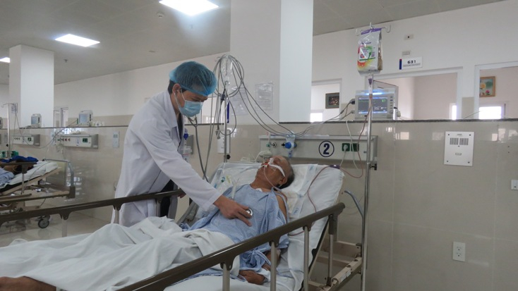 Do tính chất đặc thù, nên cán bộ y tế Khoa Hồi sức tích cực-Chống độc luôn phải đối diện với tình trạng nguy kịch của người bệnh.