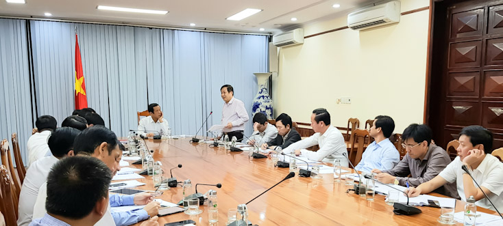 Đồng chí Nguyễn Xuân Quang, Phó Chủ tịch Thường trực UBND tỉnh phát biểu tại buổi làm việc.